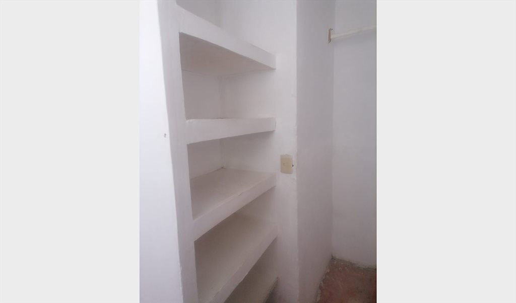 Cuarto cerca de la UPAEP Torre medica BUAP - Avenida 17 Poniente, Rivera de Santiago | Roomgo - Image 4