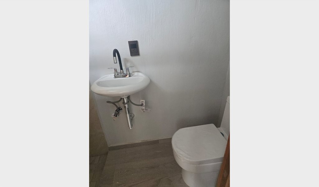 Habitaciónes nuevas - Calle Manuel de Mimbela, La Loma | Roomgo - Image 2