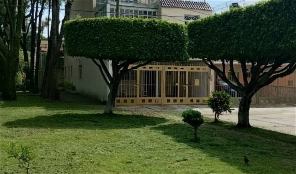 Suite con vestidor y terraza - Calle Fidel Kosonoy, Paseos del Sol | Roomgo - Image 2