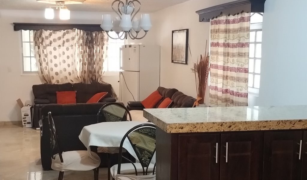 Suite con vestidor y terraza - Calle Fidel Kosonoy, Paseos del Sol | Roomgo - Image 7