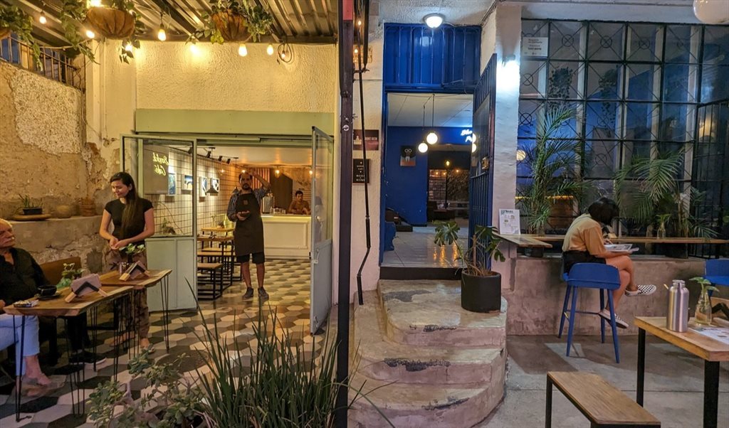 Nomad Friendly Mix Dorm en Col. Americana : Wifi, Patio & Cowork - Calle Alfredo R Plascencia, Ladron de Guevara | Roomgo - Image 5
