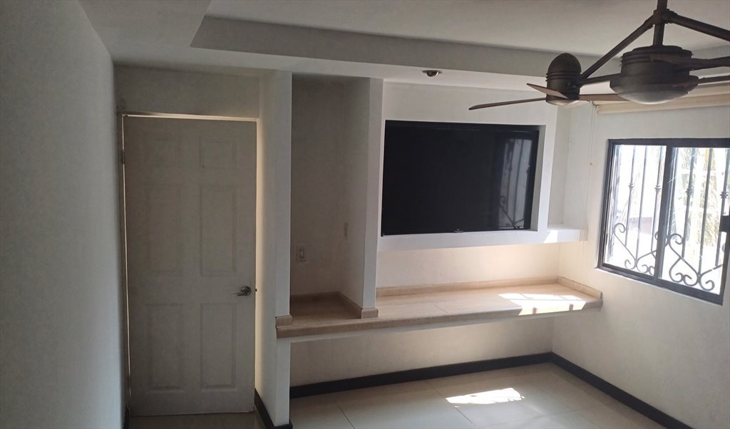 Habitaciones en renta - Calle 5, Marte | Roomgo - Image 4