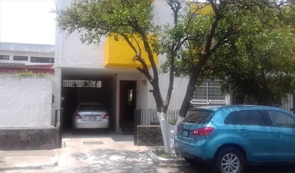 Habitación en Renta Zona Minerva Guadalajara - Calle Benjamín Romero, Vallarta | Roomgo - Image 2