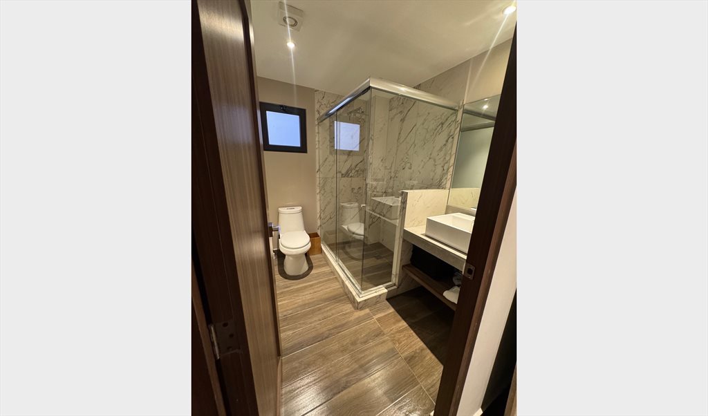 Busco roomie (H/M, 18–30 años) – Habitación con baño propio en depa amueblado (León, GTO) - Calle Lomas del Pedregal, Lomas del Campestre | Roomgo - Image 5