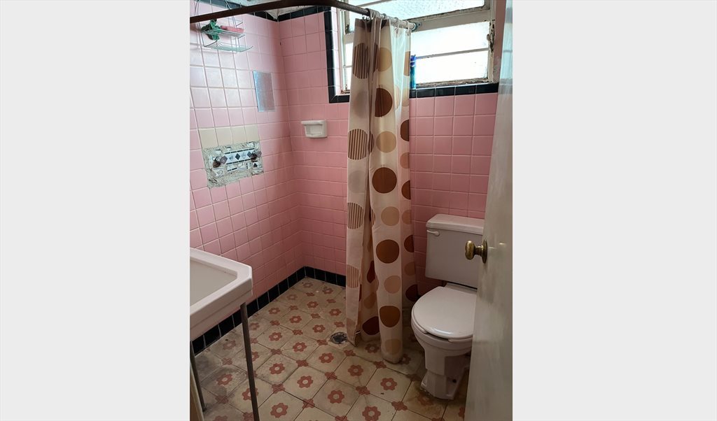 Cuarto amueblado en buena ubicación - Calle Bahía Descanso, Verónica Anzures | Roomgo - Image 2