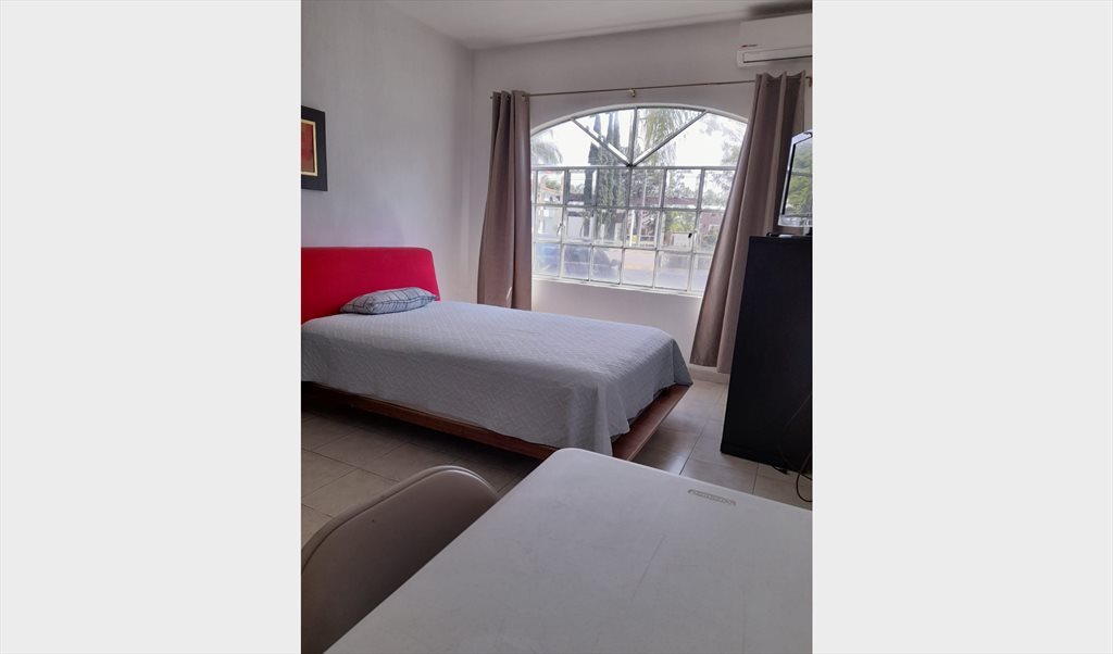 Hermosa habitación con Aire acondicionado - Calle Jardín Real, Jardín Real | Roomgo - Image 4