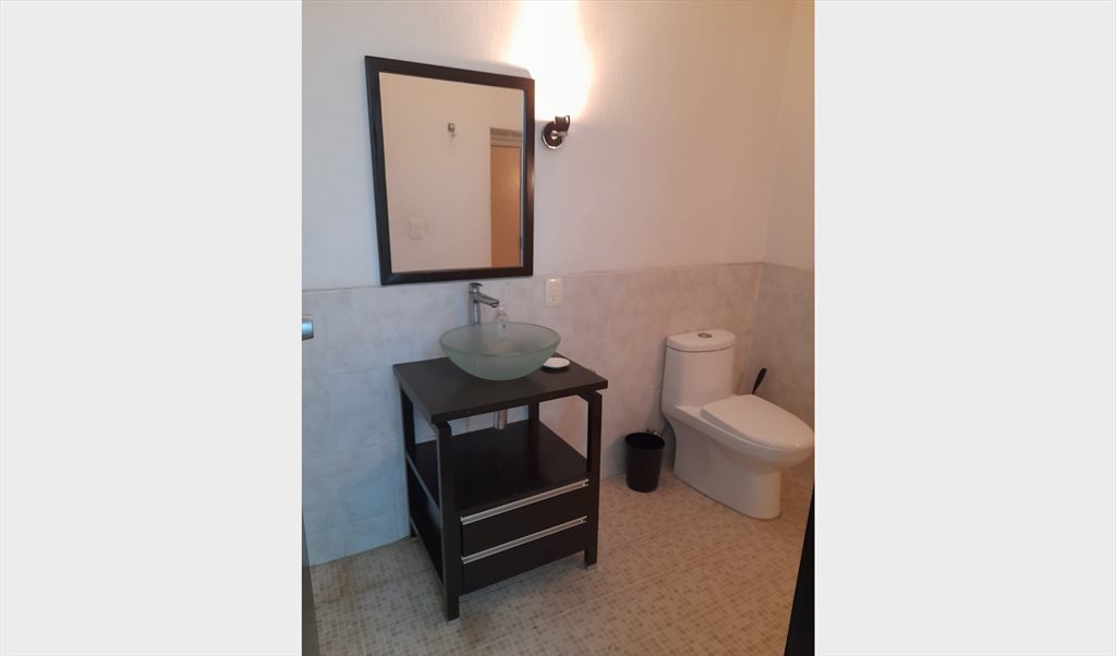 Hermosa habitación con Aire acondicionado - Calle Jardín Real, Jardín Real | Roomgo - Image 7