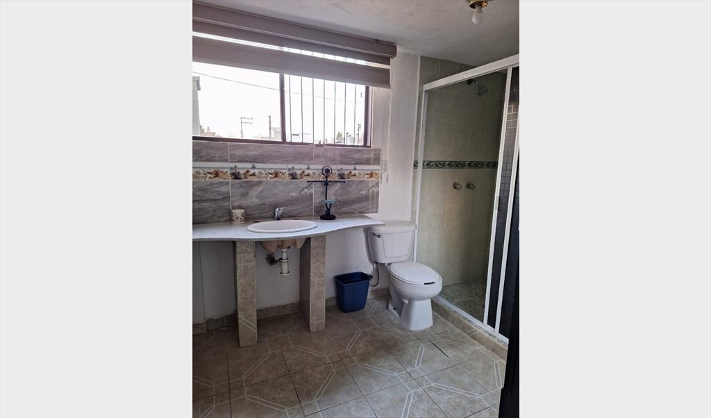 Rento cuarto amueblado - Calle del Fuego, Jardínes del Moral | Roomgo - Image 5