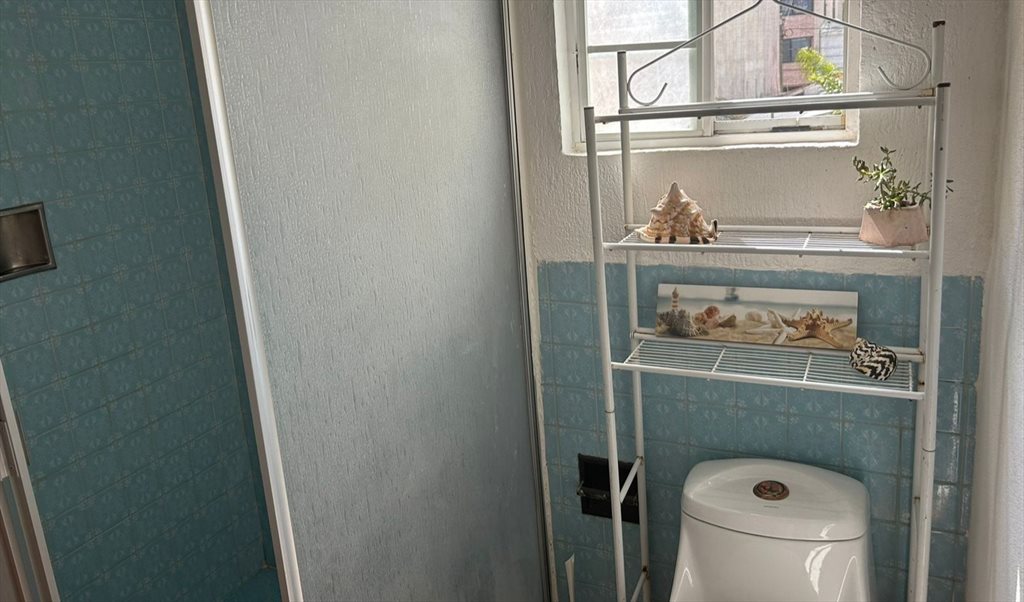 Rento cuarto amueblado - Calle del Fuego, Jardínes del Moral | Roomgo - Image 6