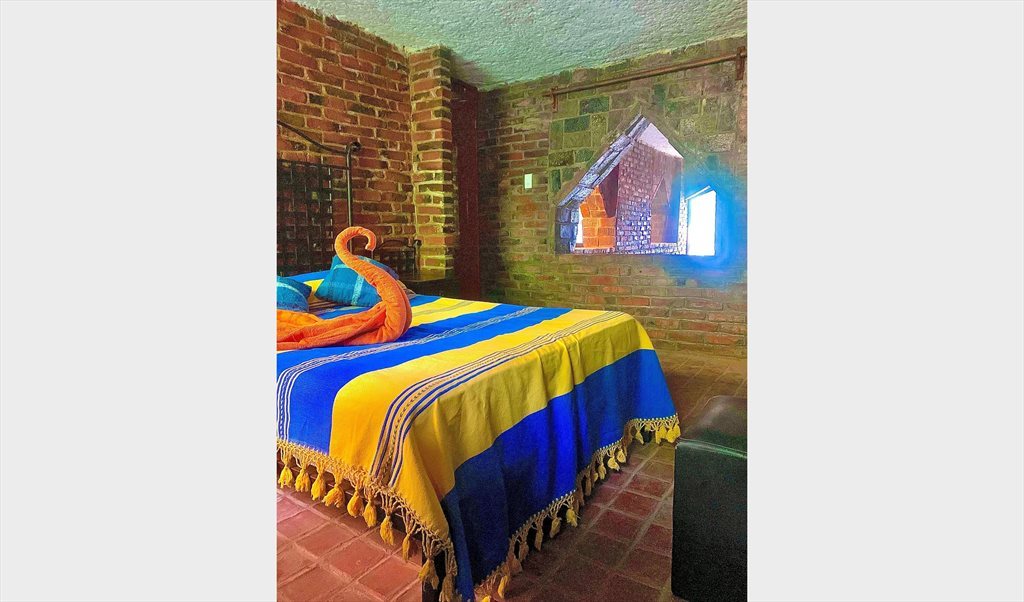 Habitación Cerca de Hospitales (Médica Sur) | Estilo Castillo, Patio y WiFi - Calle de Cuanacastla, Comuneros de Santa Úrsula | Roomgo - Image 4