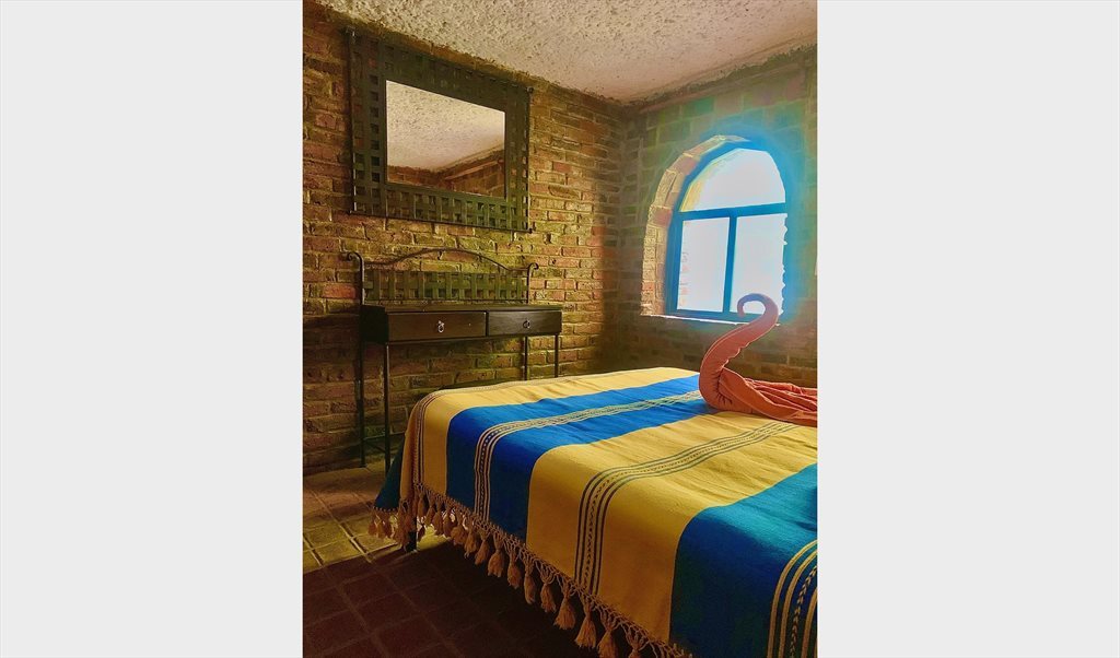 Habitación Cerca de Hospitales (Médica Sur) | Estilo Castillo, Patio y WiFi - Calle de Cuanacastla, Comuneros de Santa Úrsula | Roomgo - Image 5