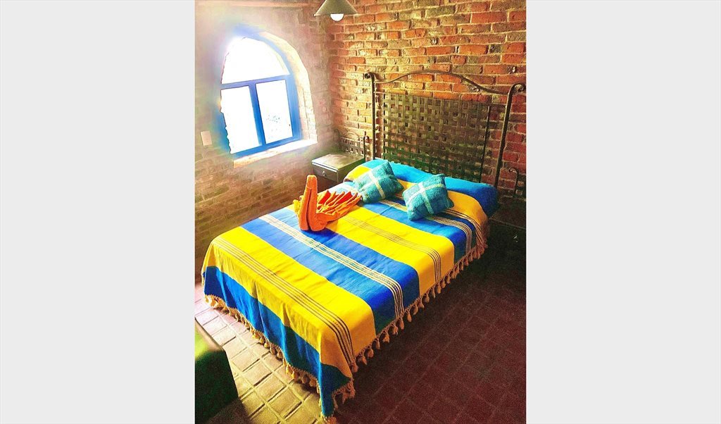 Habitación Cerca de Hospitales (Médica Sur) | Estilo Castillo, Patio y WiFi - Calle de Cuanacastla, Comuneros de Santa Úrsula | Roomgo - Image 6