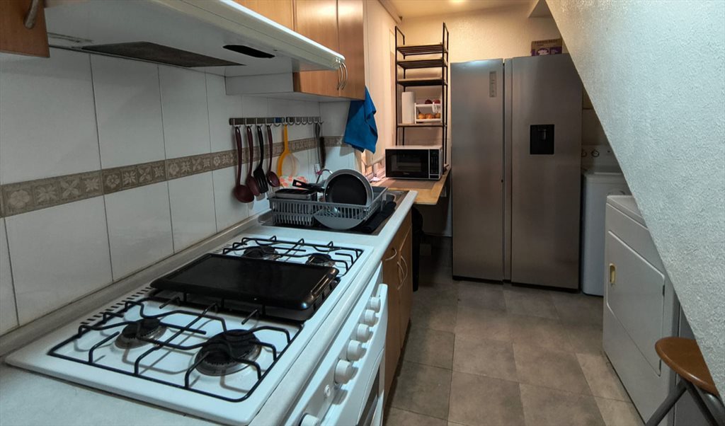 Habitación amueblada en Roma Norte - Plaza Romita, Roma Norte | Roomgo - Image 3