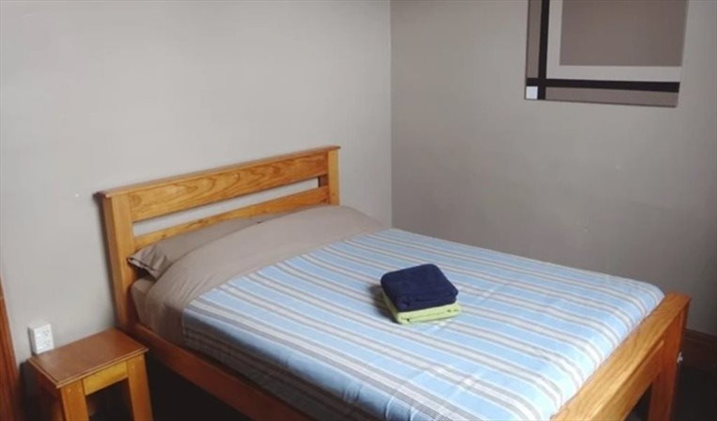 Room to rent in Gloucester St, Linwood - Single room in old backpacker - Image 2