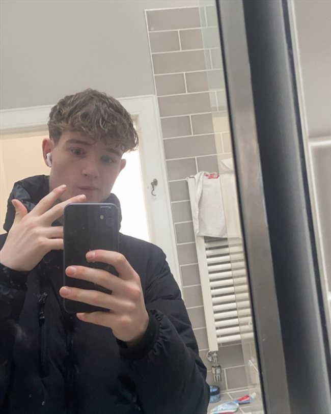 Lewis  - Professional - Male - Queenstown - Image 1