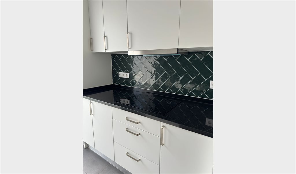 Alugo Quarto em Rua de Santo António de Lisboa, Encosta do Sol - Arrendo quarto em T2 moderno e renovado | Roomgo - Image 4