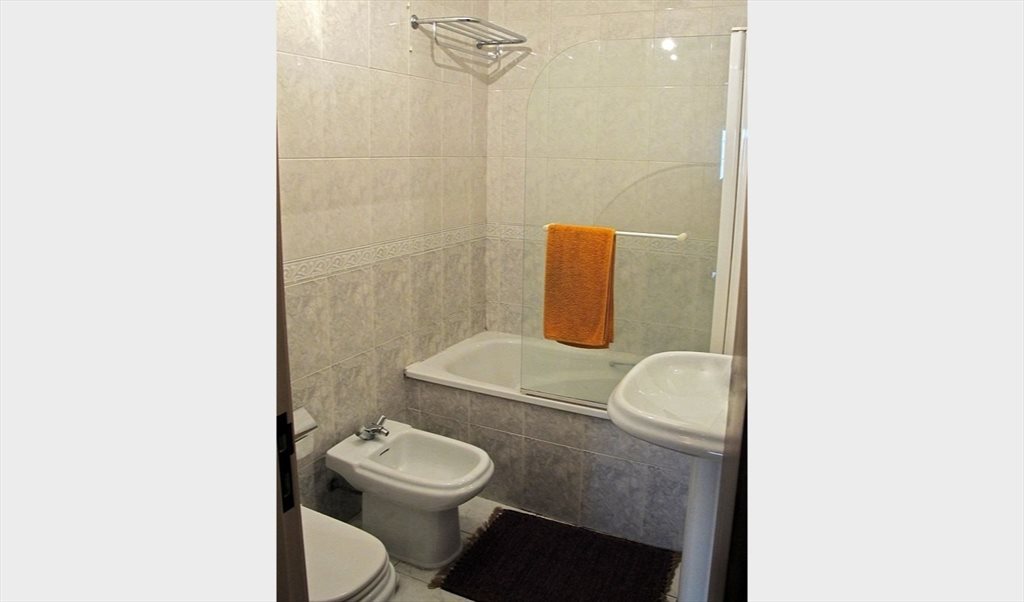 Alugo Quarto em Rua António Albino Machado, São Domingos de Benfica - quarto cidade universitaria, iscte, hospital santa maria | Roomgo - Image 4