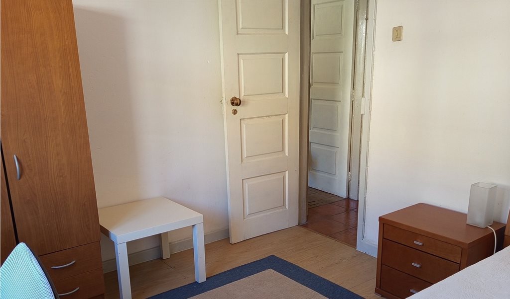 Alugo Quarto em Estrada das Eiras, União das freguesias de Eiras e São Paulo de Frades - Quartos com janela e varanda | Roomgo - Image 2