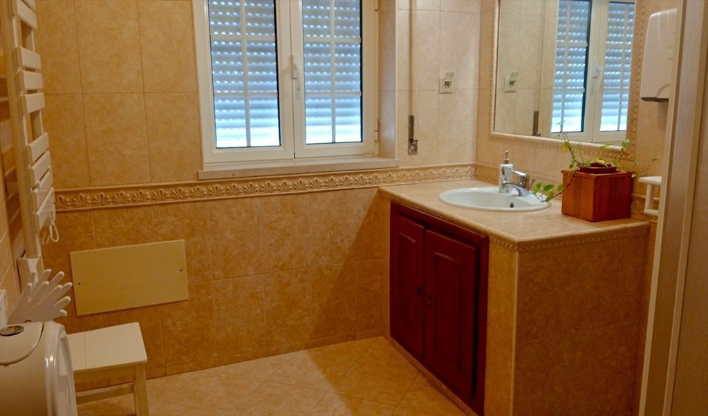 Alugo Quarto em Estrada dos Madeiras, União das freguesias de Tomar (São João Baptista) e Santa Maria dos Olivais - Quarto de Casal | Roomgo - Image 6