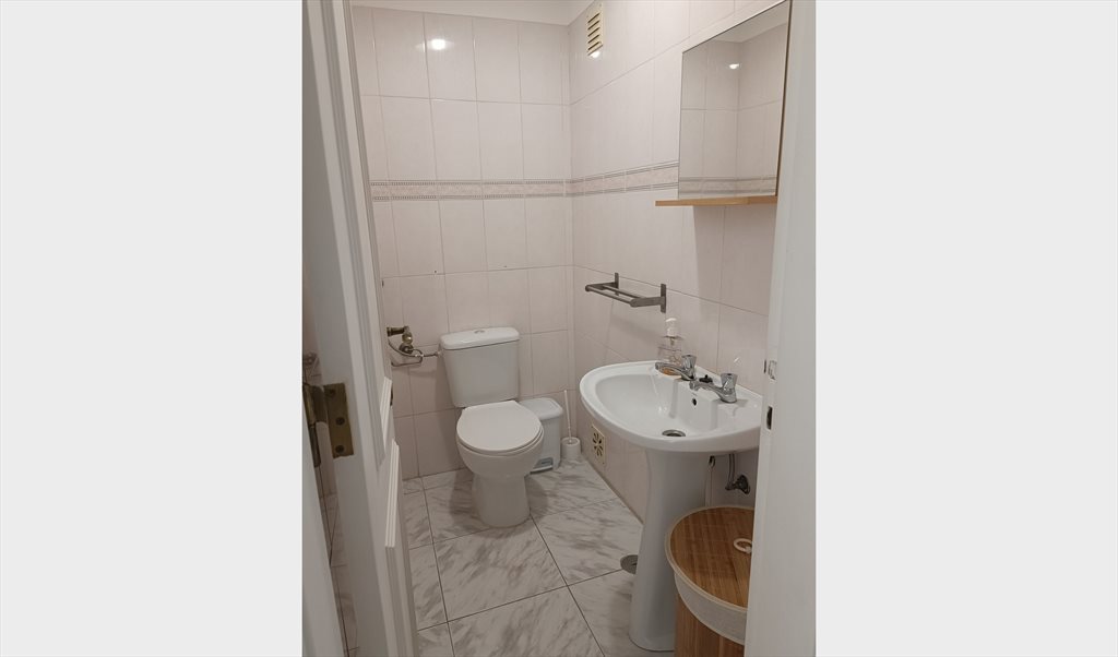 Alugo Quarto em Rua do Sol, Porto Salvo - Arrendo Quarto em Vila Fria, Porto Salvo | Roomgo - Image 2