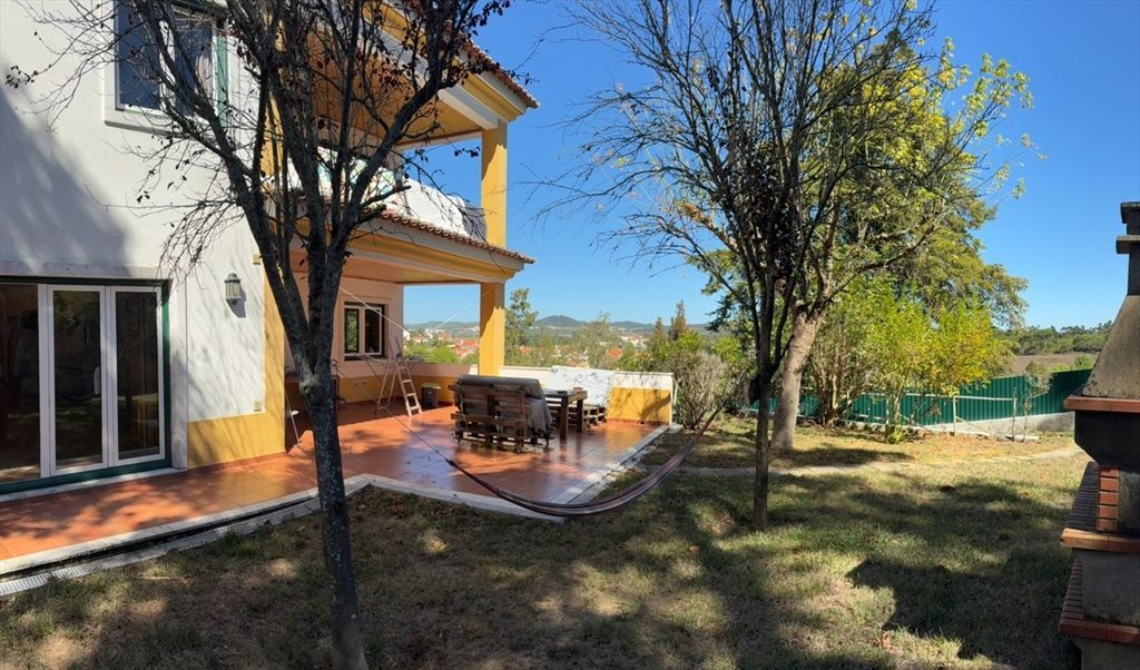 Alugo Quarto em Estrada do Parque, Algueirão-Mem Martins - Quarto com muita luz natural disponível para arrendar | Roomgo - Image 5