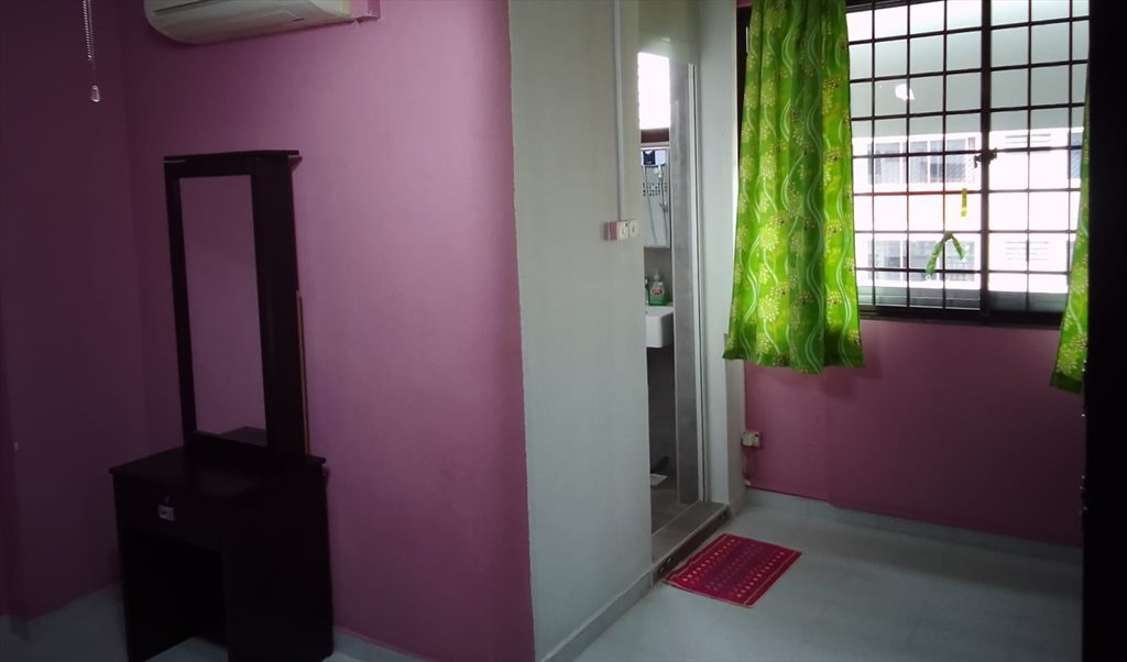 Room for rent in Yishun St 81, Yishun - Yishun Street 81, near Khatib MRT Station, Master Room, for rent - Image 2