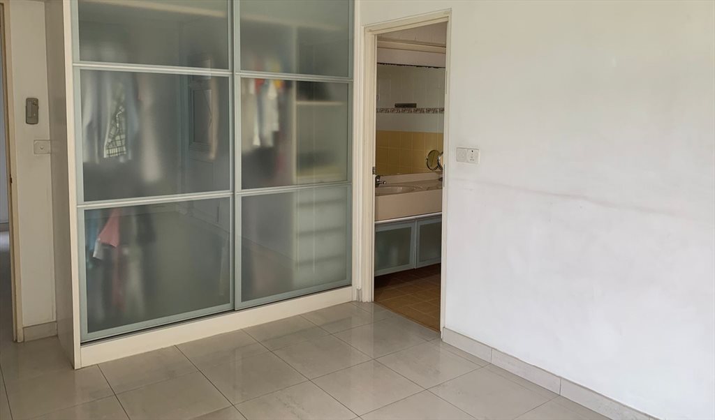 Room for rent in Bukit Batok West Ave 5, Bukit Batok - Bukit Batok West Avenue 5, near Bukit Gombak MRT, Master Room, for rent - Image 2