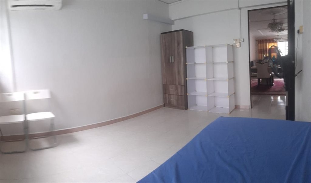 Room for rent in Hougang Ave 10, Hougang - Hougang Avenue 10, near Hougang MRT, Common Room, for rent - Image 2
