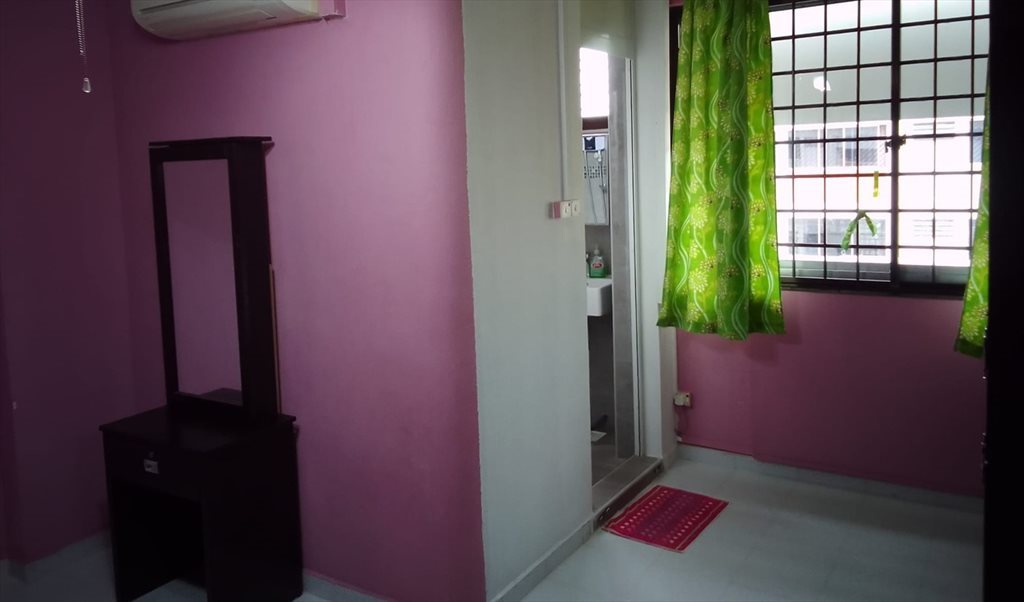 Room for rent in Yishun St 81, Yishun - Yishun Street 81, near Khatib MRT Station, Master Room, for rent - Image 3