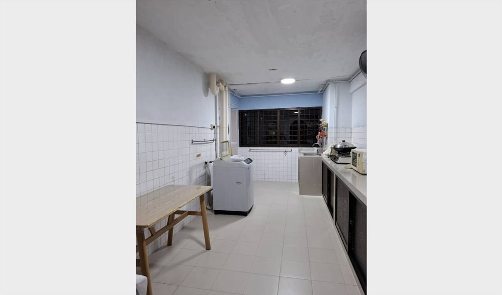 Room for rent in West Coast Dr, Clementi - Common room @ Blk 508 West Coast Drive - Image 3