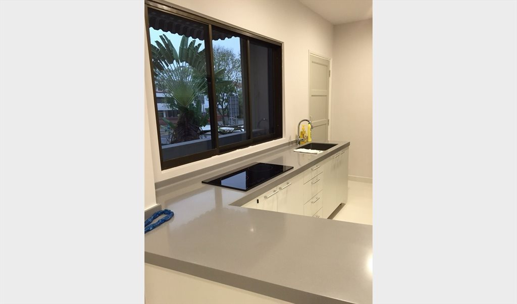 Room for rent in Telok Kurau Rd, Bedok - Master room w attached bathroom avail in marine parade/ east coast - Image 3