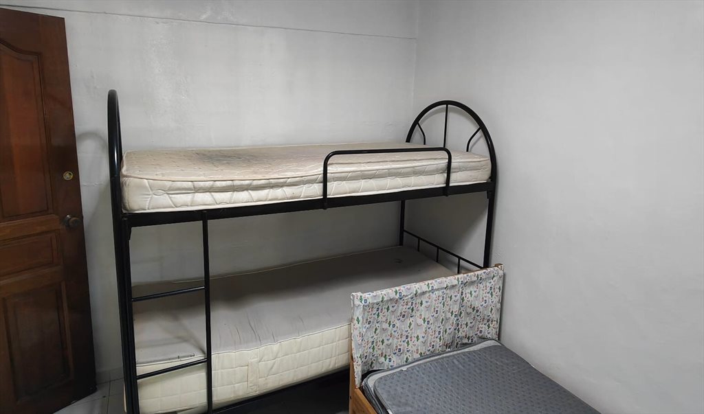 Room for rent in Telok Blangah Cres, Bukit Merah - Cosy & Quiet Furnished Common Room - Image 2