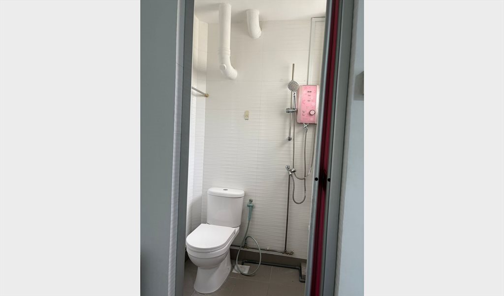 Room for rent in Bukit Batok St 31, Bukit Batok - Modern Room with Aircon & WiFi – No Agent Fees - Image 3