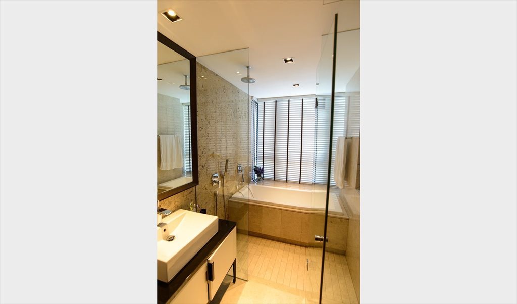 Room for rent in Thomson Rd, Novena - ✨ Modern Novena Condo Rooms for Rent | Private Lift & Great Amenities ✨ - Image 2
