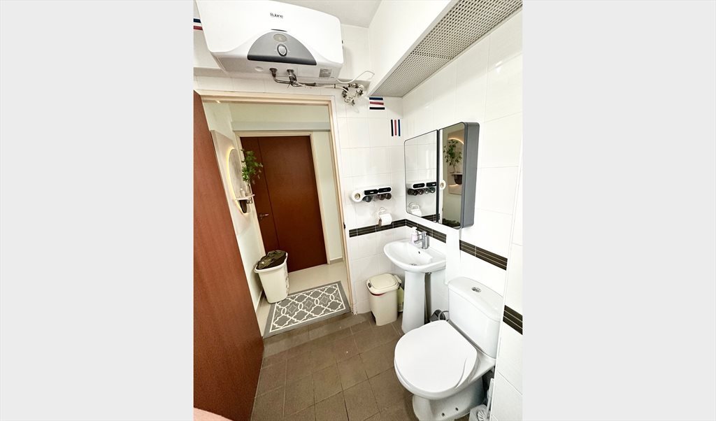 Room for rent in Sengkang West Way, Sengkang - SengKang Shared room $600 for 2 or Rent 1k whole room - Image 5