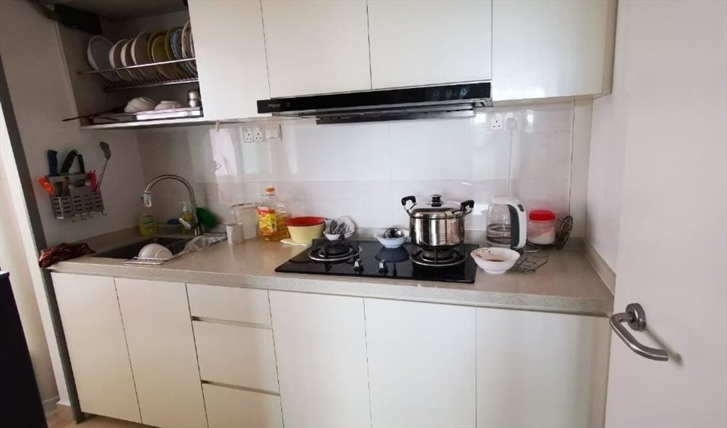 Room for rent in Margaret Dr, Queenstown - **Looking for 1 female tenant/ (Master bedroom / include electricity, Internet, Aircon/Can cook/ mrt - Image 2