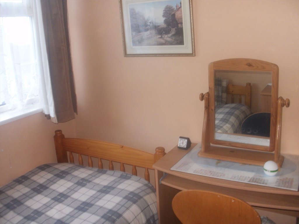 Room to rent in Warren Way, Woodingdean - Clean Airy & Quiet in a Smoke & Pet Free House - Image 5