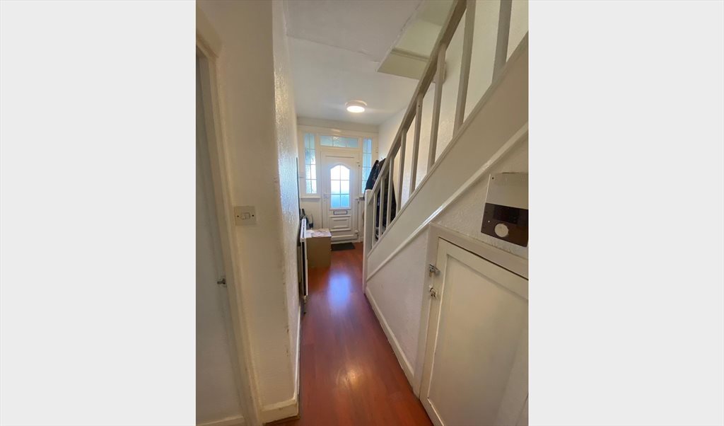 Room to rent in Westmoor Road, Enfield - Rooms to rent in a shared 4 bedroom house - Image 8