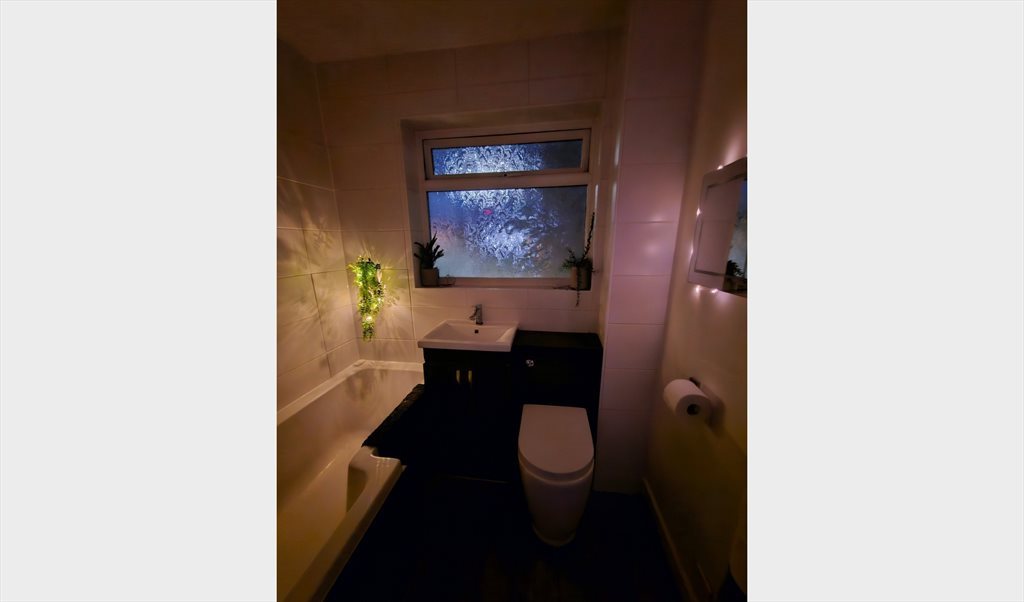 Room to rent in Clareville Road, Bromley - Bright and clean room available in well presented ground floor flat - Image 8