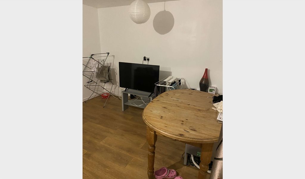 Room to rent in Howard Road, Kingston upon Thames - 45 howard road, 1 room available - Image 5