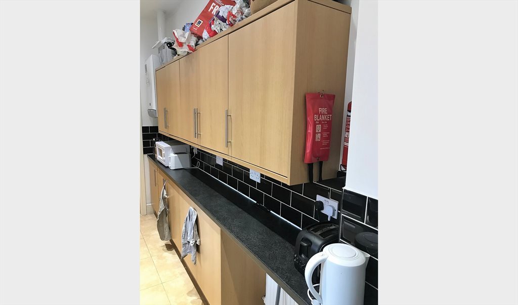 Room to rent in Mostyn Road, Ladywood - Affordable rooms bills included - Image 4