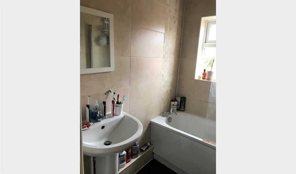 Room to rent in Mostyn Road, Ladywood - Affordable rooms bills included - Image 6