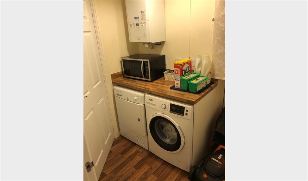 Room to rent in Levett Drive, Thurcroft - Room for rent in a cozy house - Image 4