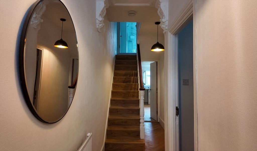 Room to rent in Kneller Road, Lewisham - New Double Furnished Room in Refurbished House + Garden Mins to BR  Prime Zone 2 Location - Image 3