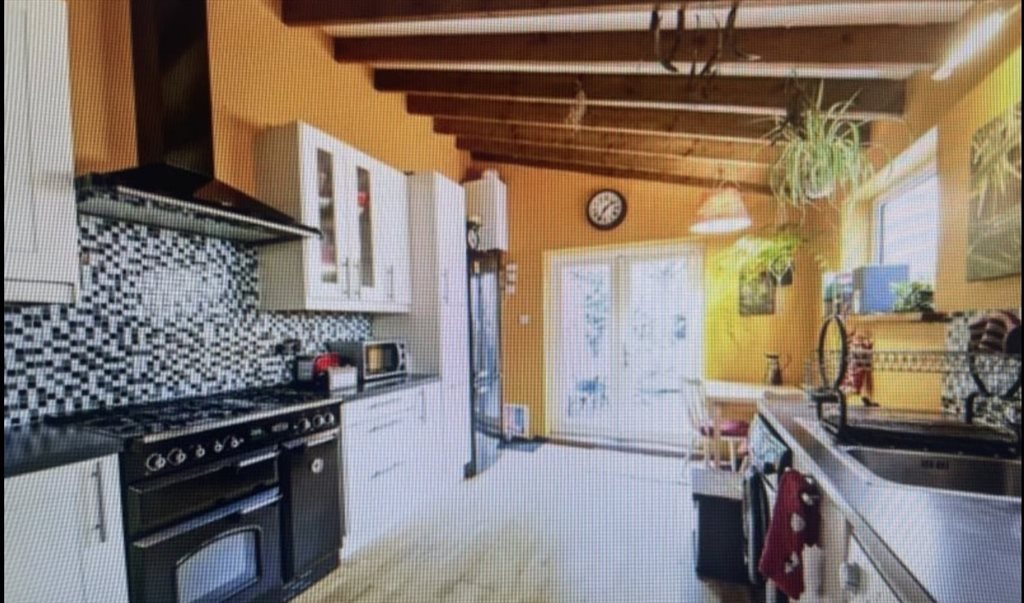 Room to rent in Queen's Road, Croydon - Double en-suite and single rooms in a shared house at £700-950 consecutively. - Image 2