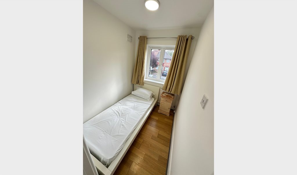 Room to rent in Orchard Grove, Harrow - Room Available Edgware - Image 6