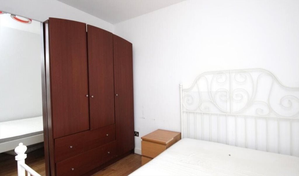 Room to rent in Kentish Town Road, Camden - house for rent - Image 2