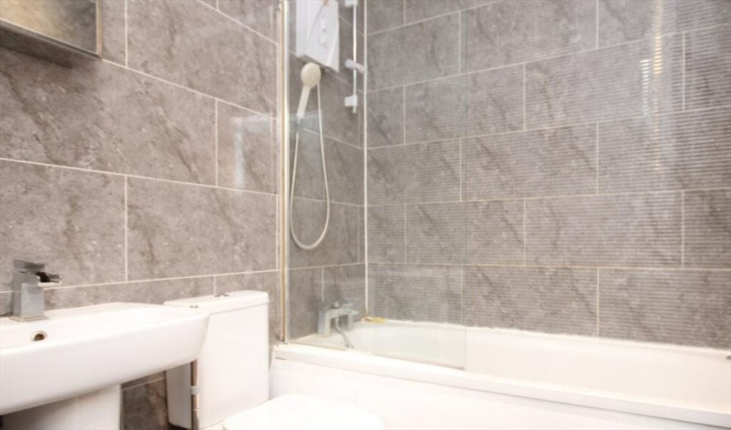Room to rent in Kentish Town Road, Camden - house for rent - Image 5