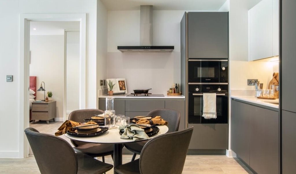 Room to rent in Chester Road, Old Trafford - Furnished Room in a Shared Flat - Image 3