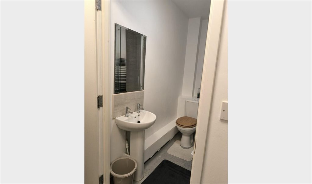 Room to rent in Liverpool Street, Weaste & Seedley - Furnished Ensuite Double Room in Salford – All Bills Included - Image 5